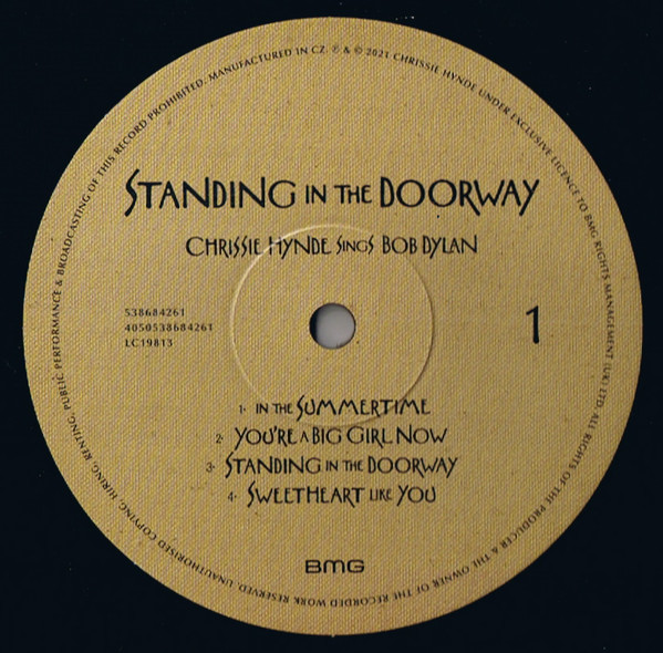 Cover zu Chrissie Hynde - Standing In The Doorway: Chrissie Hynde Sings Bob Dylan | 2021 | Vinyl | Rock, Pop | Europe