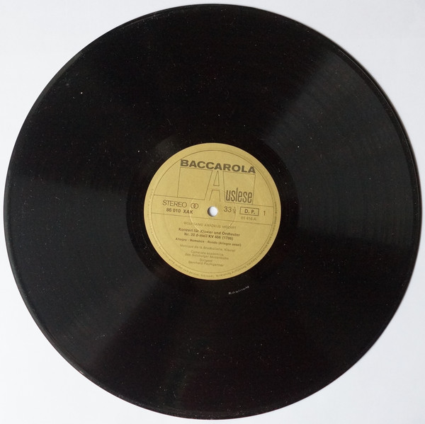 Cover zu Wolfgang Amadeus Mozart - Piano Concerti No. 20 In D Minor, K. 466 & No. 23 In A Major, K. 488 | Vinyl | Classical | Germany