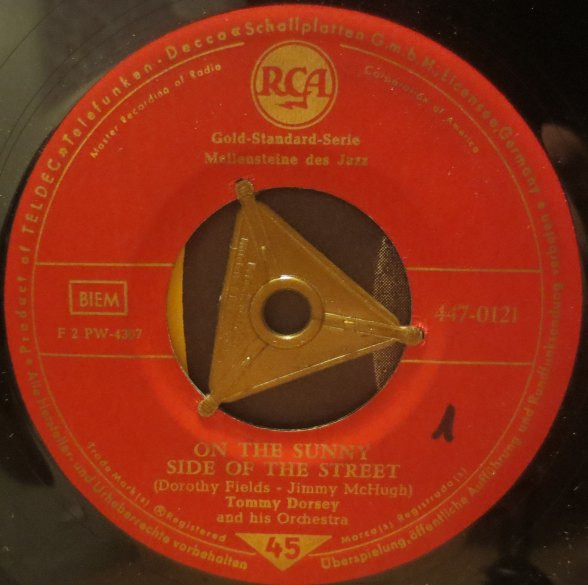 Cover zu Tommy Dorsey And His Orchestra - Who? / On The Sunny Side Of The Street | Vinyl | Jazz | Germany Schallplatten Ankauf
