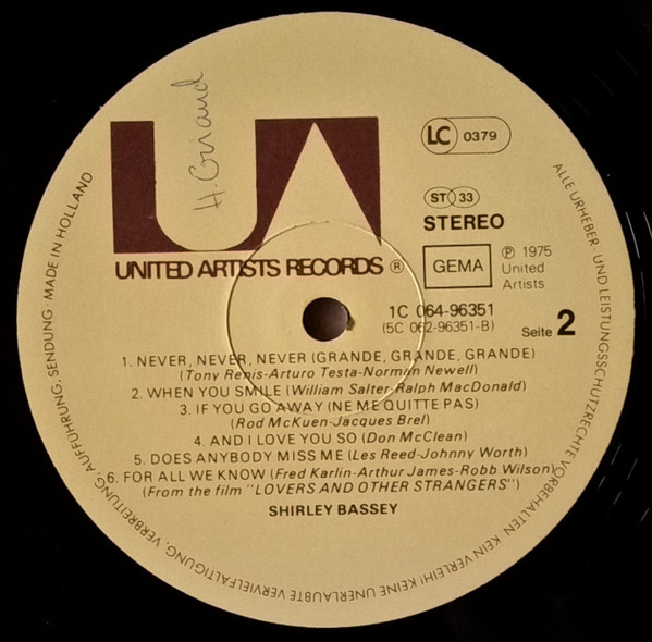 Cover zu Shirley Bassey - The Shirley Bassey Singles Album | Vinyl | Jazz | Germany Schallplatten Ankauf