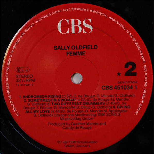 Cover zu Sally Oldfield - Femme | 1987 | Vinyl | Electronic | UK Schallplatten Ankauf