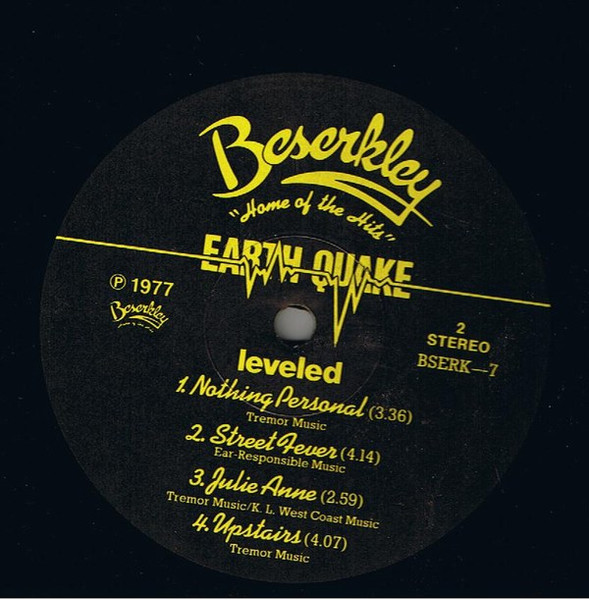 Cover zu Earth Quake (2) - Leveled | 1977 | Vinyl, LP, Album | Rock | UK