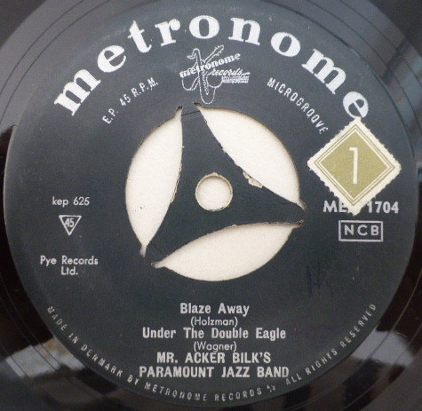 Cover zu Acker Bilk And His Paramount Jazz Band - Mr. Acker Bilk Marches On | 1958 | Vinyl | Jazz, Pop | Denmark Schallplatten Ankauf