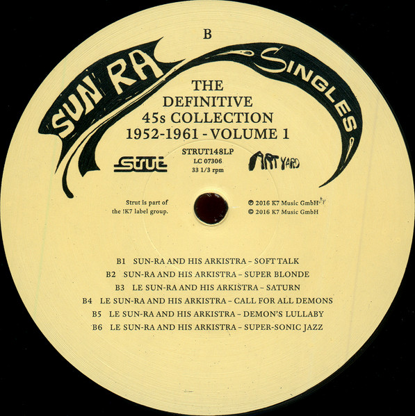 Cover zu Sun Ra - Singles Volume 1 (The Definitive 45s Collection 1952-1961) | 2016 | Vinyl, LP, Compilation | Jazz, Funk / Soul | Europe