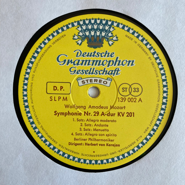 Cover zu Wolfgang Amadeus Mozart • Herbert Von Karajan / Berliner Philharmoniker - Symphonien Nr.29 KV 201 • Nr.33 KV 319 | 1966 | Vinyl, LP, Album, Stereo | Classical | Germany