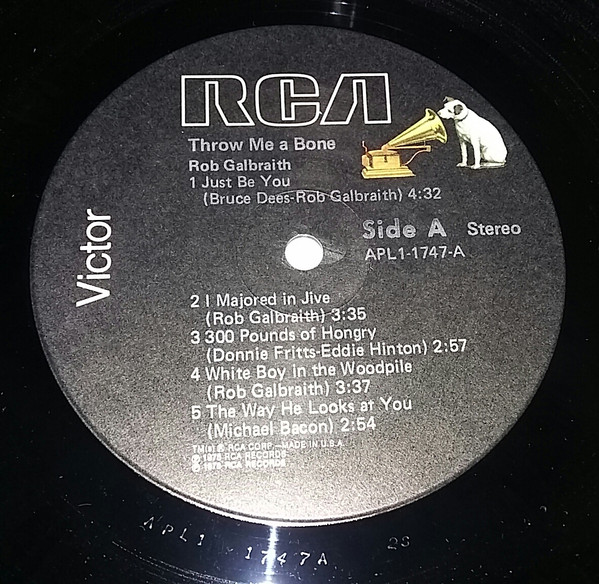 Cover zu Rob Galbraith - Throw Me A Bone | 1976 | Vinyl, LP, Album, Stereo | Rock, Funk / Soul, Folk, World, & Country | US