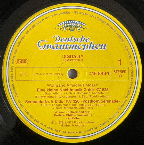 Cover zu Wolfgang Amadeus Mozart, Wiener Philharmoniker / Berliner Philharmoniker, Karl Böhm - Eine Kleine Nachtmusik / »Posthorn-Serenade« KV 320 | 1986 | Classical