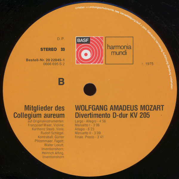 Cover zu Wolfgang Amadeus Mozart, Collegium Aureum, Franzjosef Maier - Eine Kleine Nachtmusik In G, KV 525 / Divertimento D-dur KV 205 | 1975 | Vinyl, LP, Stereo | Classical | Germany